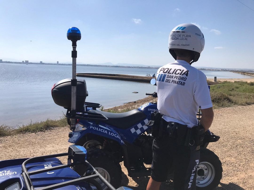 San Pedro del Pinatar volverá a contar este verano con la vigilancia de la Unidad de Playas de la Policía. San Pedro del Pinatar volverá a contar este verano con la vigilancia de la Unidad de Playas de la Policía.