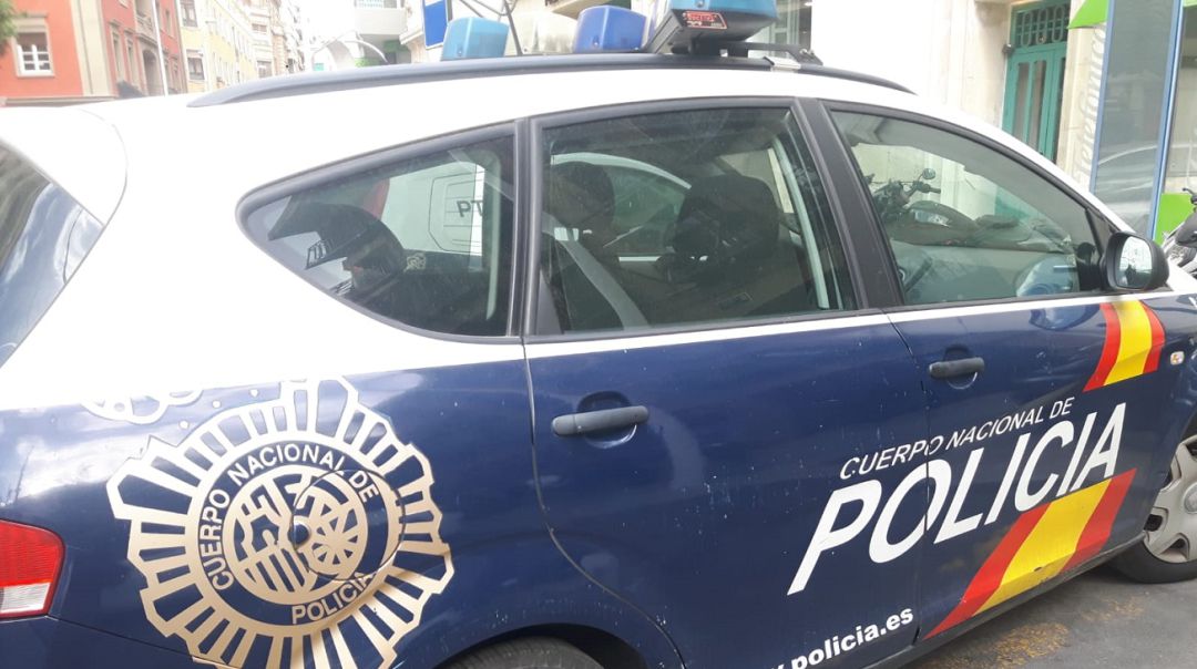 Vehículo de la Policía Nacional Vehículo de la Policía Nacional