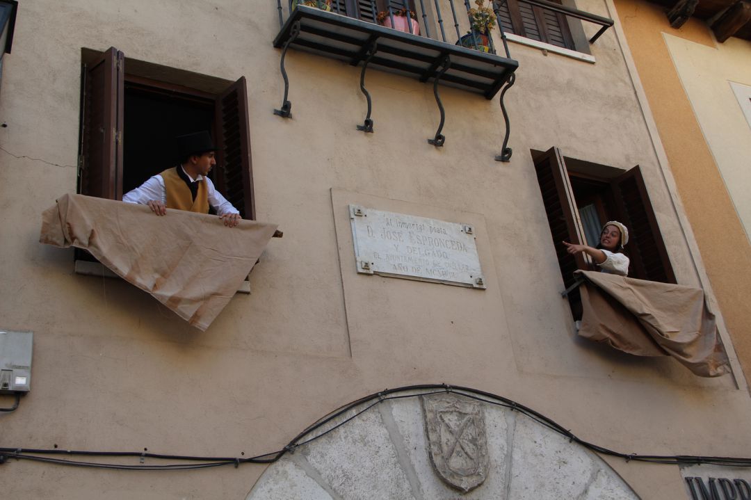 Escena de la teatralización 'Espronceda en cueros' en Cuéllar Escena de la teatralización 'Espronceda en cueros' en Cuéllar