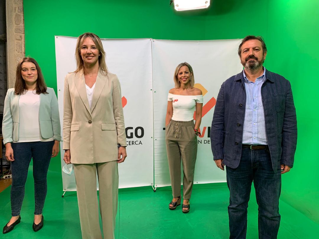 Eva Solla (Galicia en Común), Marta Fernández-Tapias (PP), Noelia Otero (PSOE) y Luis Bará (BNG) en el plató de TeleVigo. Eva Solla (Galicia en Común), Marta Fernández-Tapias (PP), Noelia Otero (PSOE) y Luis Bará (BNG) en el plató de TeleVigo.