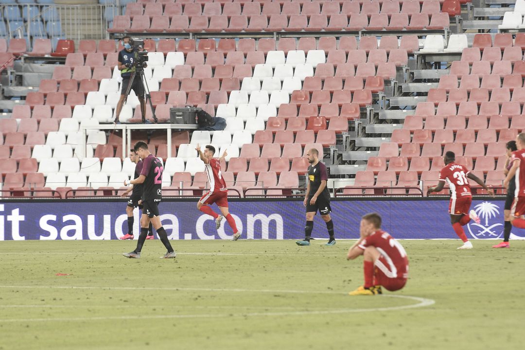 De la Hoz celebrando el gol frente al Sporting. De la Hoz celebrando el gol frente al Sporting.