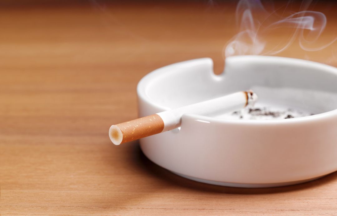 El Gobierno asturiano asegura que no tiene competencias para prohibir el tabaco en las terrazas. El Gobierno asturiano asegura que no tiene competencias para prohibir el tabaco en las terrazas.