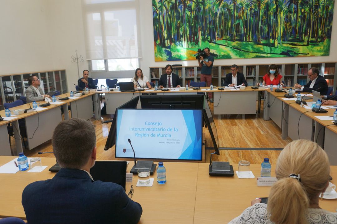 El Consejo Interuniversitario ratifica la ‘congelación’, por séptimo año, de los precios públicos de grado
El Consejo Interuniversitario ratifica la ‘congelación’, por séptimo año, de los precios públicos de grado
