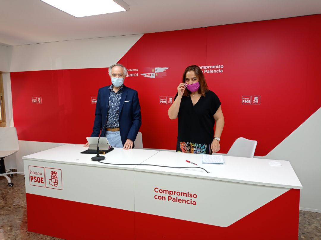 Luis Muñoz y Miriam Andrés en la sede del PSOE Luis Muñoz y Miriam Andrés en la sede del PSOE