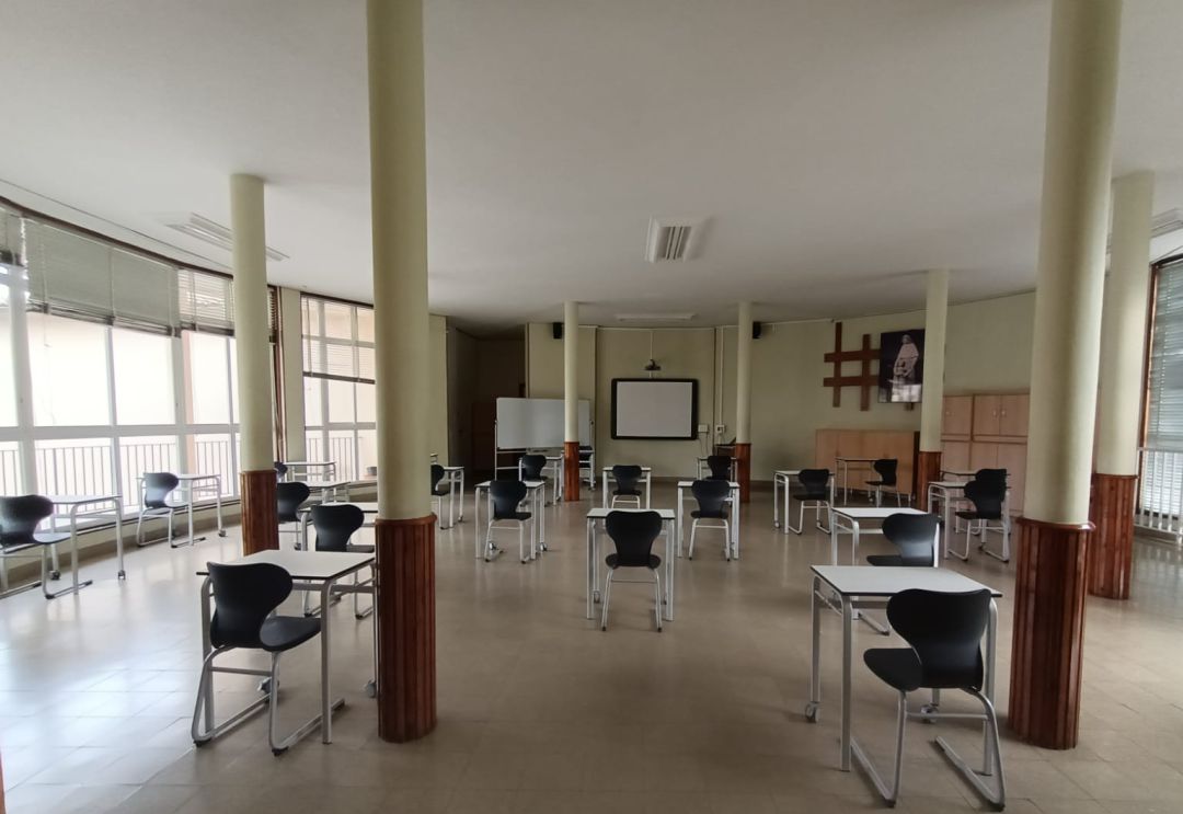 Una de las aulas preparadas para las pruebas de acceso a la universidad, en el Colegio Jesús María de València Una de las aulas preparadas para las pruebas de acceso a la universidad, en el Colegio Jesús María de València