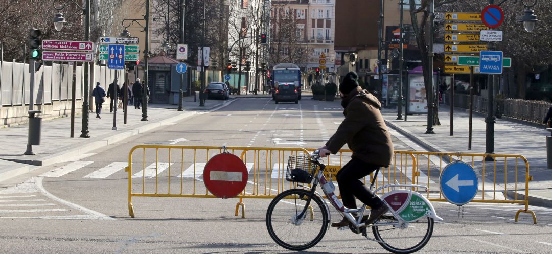 El centro de Valladolid está cortado al tráfico por los altos niveles de contaminación El centro de Valladolid está cortado al tráfico por los altos niveles de contaminación