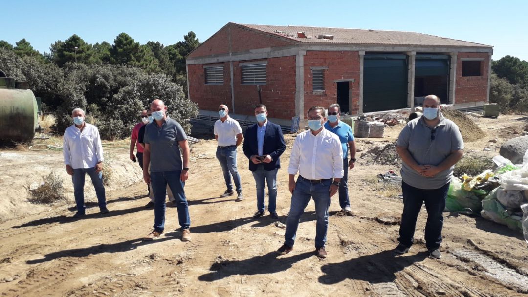 Visita del diputado de Servicios Municipales, José Luis Hidalgo, y del alcalde de Andújar, Francisco Huertas, a la estación de tratamiento de agua potable en el Santuario Visita del diputado de Servicios Municipales, José Luis Hidalgo, y del alcalde de Andújar, Francisco Huertas, a la estación de tratamiento de agua potable en el Santuario