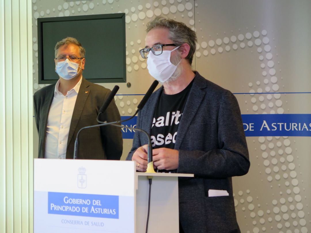 El director general de Salud Pública, Rafael Cofiño, durante la rueda de prensa. El director general de Salud Pública, Rafael Cofiño, durante la rueda de prensa.