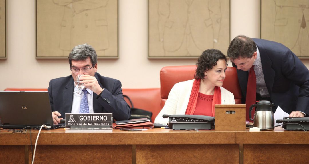 El ministro de Inclusión, Seguridad Social y Migraciones, José Luis Escrivá, y la presidenta de la Comisión del Pacto de Toledo, Magdalena Valerio El ministro de Inclusión, Seguridad Social y Migraciones, José Luis Escrivá, y la presidenta de la Comisión del Pacto de Toledo, Magdalena Valerio