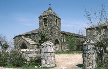 Una iglesia románica de Muros, A Coruña. Una iglesia románica de Muros, A Coruña.