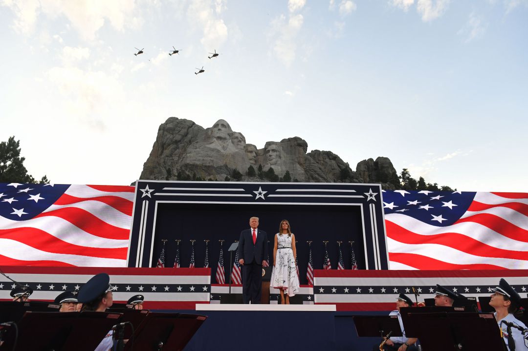 Donald Trump y Melania Turmp, en la celebración del Día de la Independencia en el Mt. Rushmore Donald Trump y Melania Turmp, en la celebración del Día de la Independencia en el Mt. Rushmore
