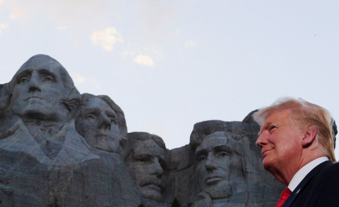 El presidente Donald Trump durante su mitin en el Mt. Rushmore El presidente Donald Trump durante su mitin en el Mt. Rushmore