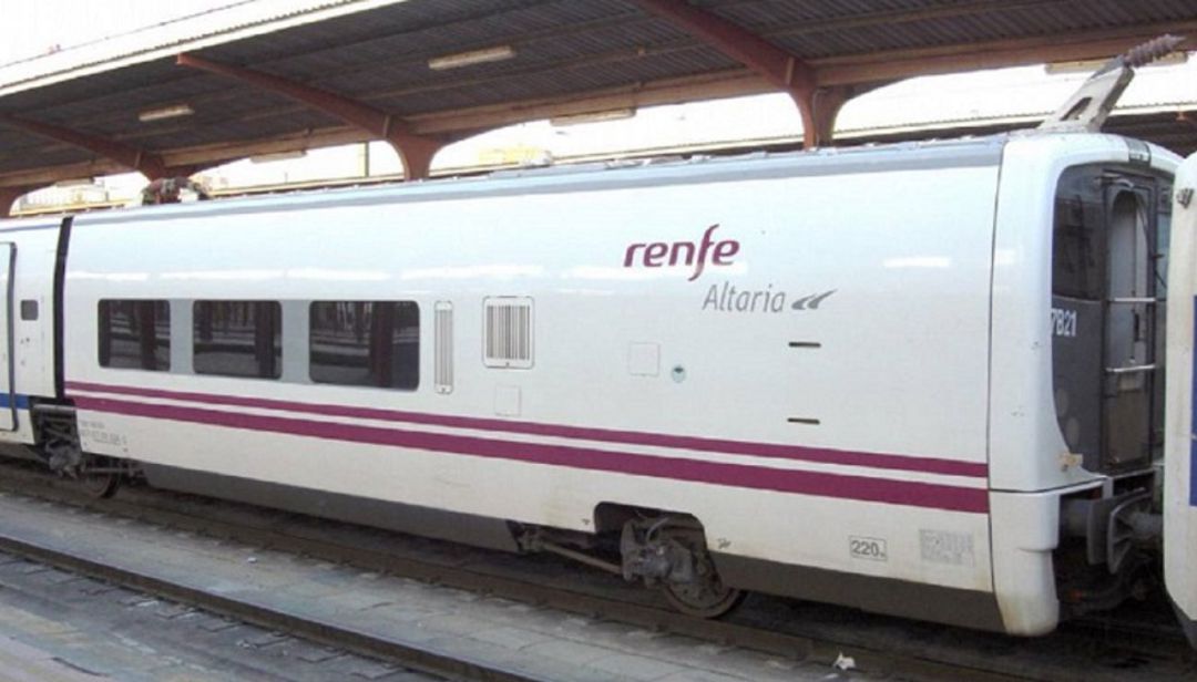 Tren Altaria en la estación de Algeciras. Tren Altaria en la estación de Algeciras.