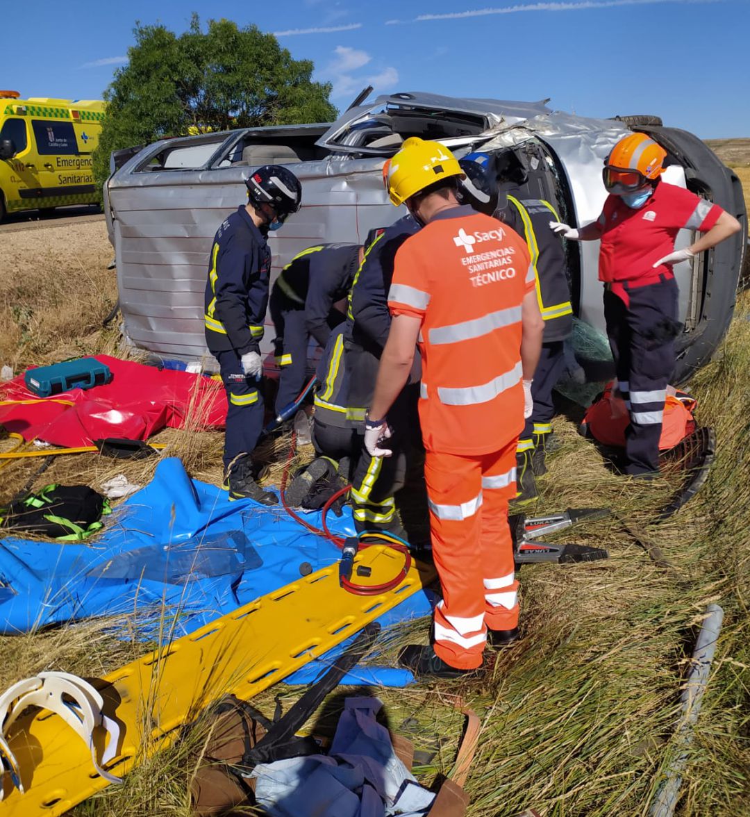 Herido un matrimonio en accidente de tráfico Herido un matrimonio en accidente de tráfico