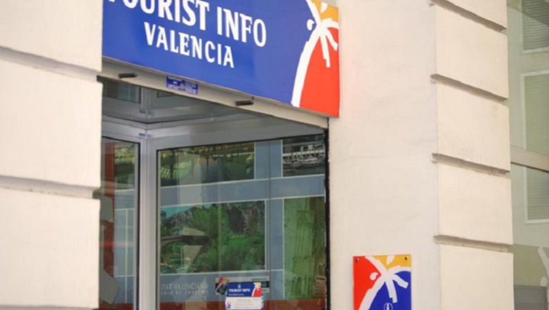 Oficina de Turismo en la calle de la Paz de València Oficina de Turismo en la calle de la Paz de València