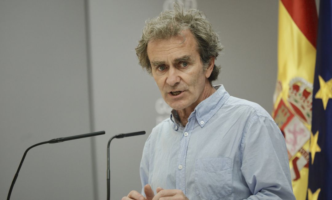 El director del Centro de Coordinación de Alertas y Emergencias Sanitarias (CCAES), Fernando Simón, ofrece la segunda rueda de prensa de la segunda semana tras el estado de alarma para informar de la evolución de la pandemia. El director del Centro de Coordinación de Alertas y Emergencias Sanitarias (CCAES), Fernando Simón, ofrece la segunda rueda de prensa de la segunda semana tras el estado de alarma para informar de la evolución de la pandemia.