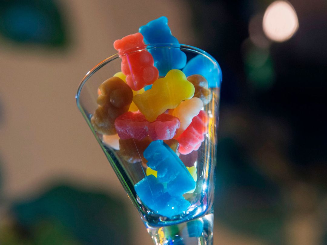 Según los emprendedores "desde la amenaza que nos envió a través de un burofax Haribo los problemas no han hecho más que aumentar", pero ellos han apostado por "no rendirnos". Según los emprendedores "desde la amenaza que nos envió a través de un burofax Haribo los problemas no han hecho más que aumentar", pero ellos han apostado por "no rendirnos".