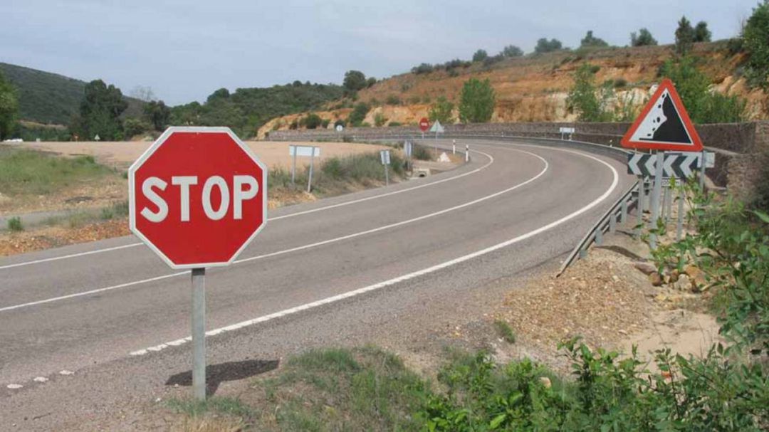 La gran mayoría de los accidentes se produce en carreteras secundarias La gran mayoría de los accidentes se produce en carreteras secundarias