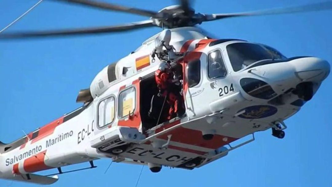 El tripulante con Covid-19 fue trasladado en el Helimer 204 de Salvamento Marítimo.
El tripulante con Covid-19 fue trasladado en el Helimer 204 de Salvamento Marítimo.