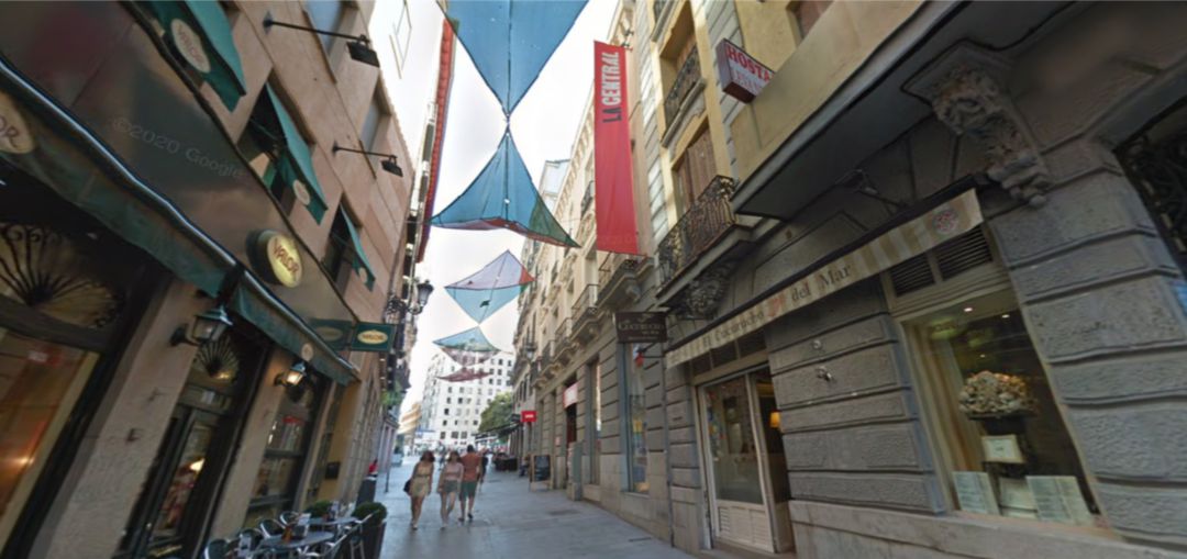 Entrada del Hostal Levante en el centro de Madrid, próximo a la Plaza de Callao Entrada del Hostal Levante en el centro de Madrid, próximo a la Plaza de Callao