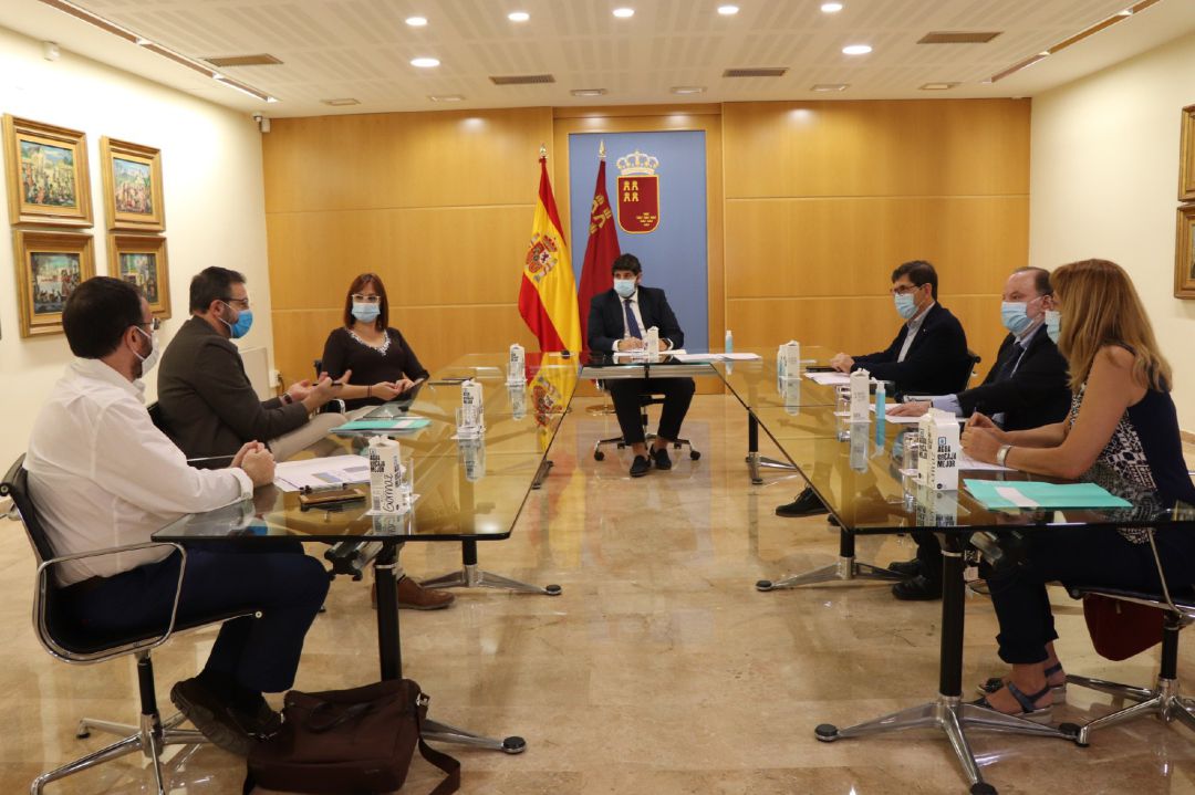 El Jefe del Ejecutivo Regional, Fernando López Miras, preside la reunión del Comité de Seguimiento Covid 19 El Jefe del Ejecutivo Regional, Fernando López Miras, preside la reunión del Comité de Seguimiento Covid 19