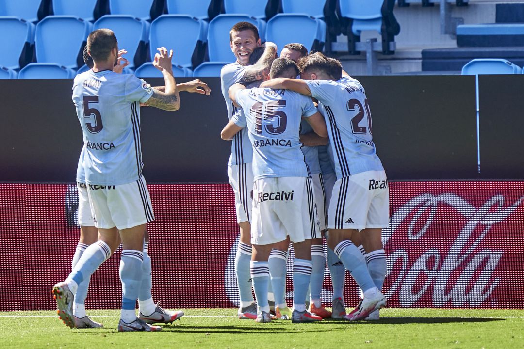 Nolito y los jugadores del Celta celebran el gol ante el Betis Nolito y los jugadores del Celta celebran el gol ante el Betis