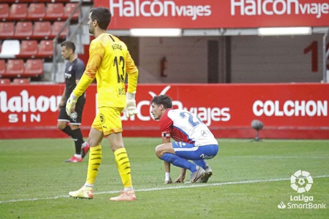 Pablo Pérez se lamenta en el terreno de juego Pablo Pérez se lamenta en el terreno de juego