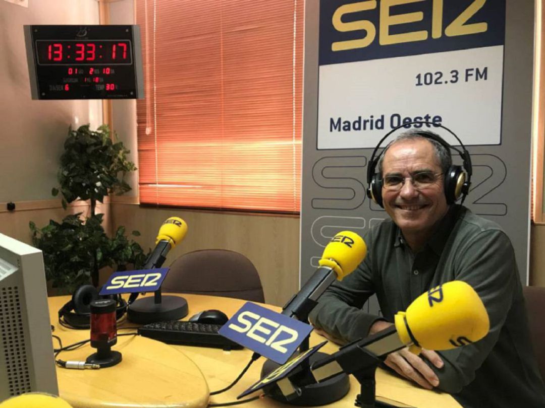 Foto de archivo del Doctor Serrano en el estudio de SER Madrid Oeste Foto de archivo del Doctor Serrano en el estudio de SER Madrid Oeste