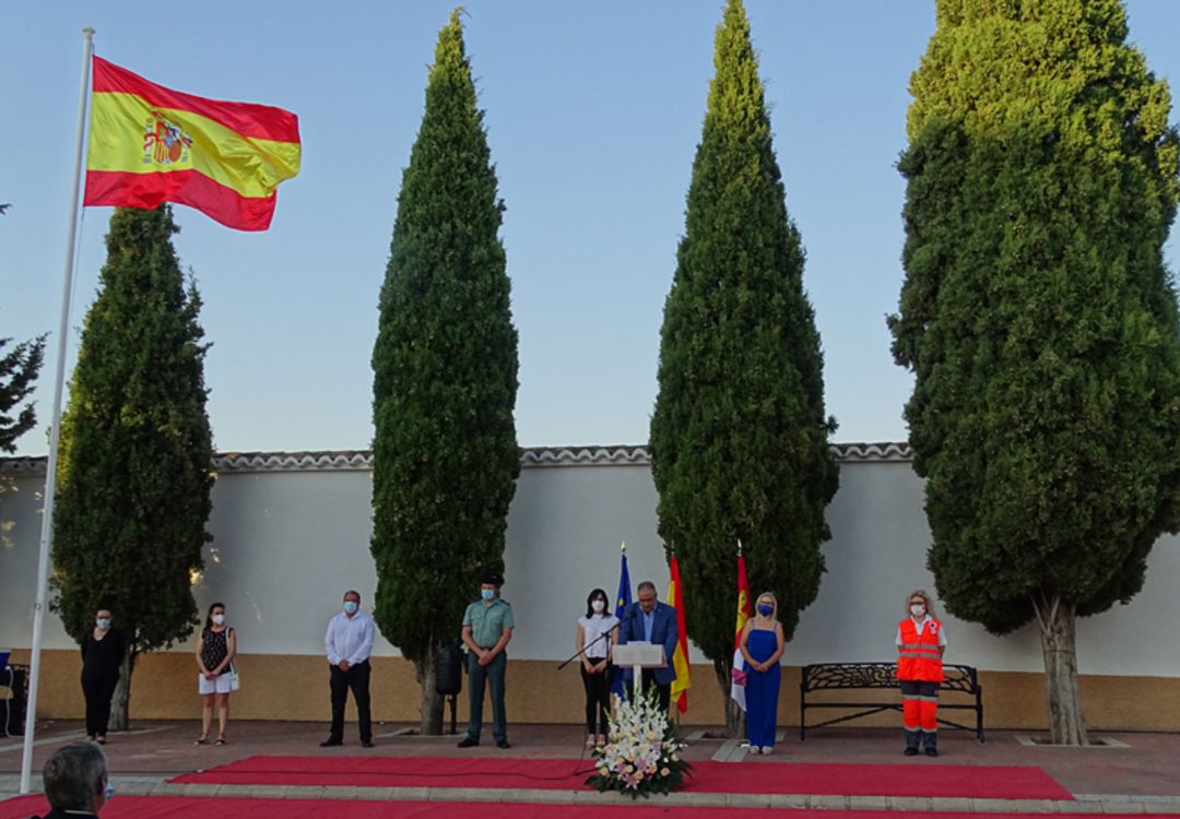 Acto civil en homenaje a los sectores que han luchado contra el Covid Acto civil en homenaje a los sectores que han luchado contra el Covid
