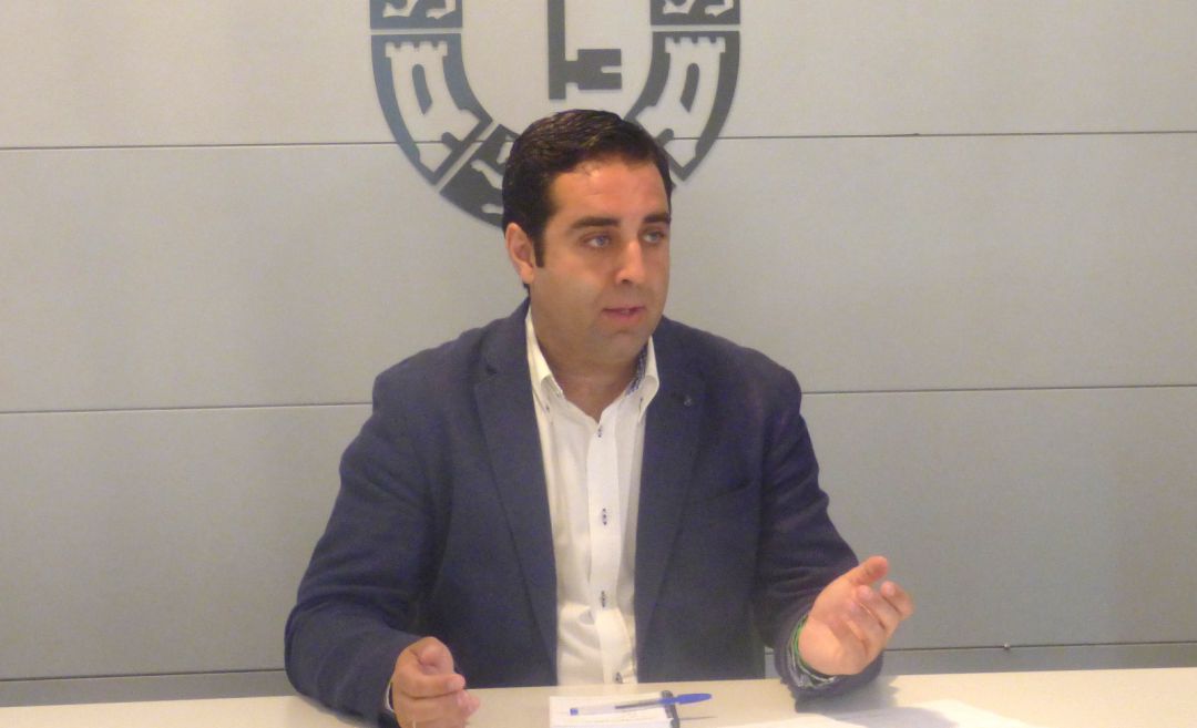 Carlos Hinojosa ha dimitido como secretario general del PSOE de Alcalá la Real Carlos Hinojosa ha dimitido como secretario general del PSOE de Alcalá la Real