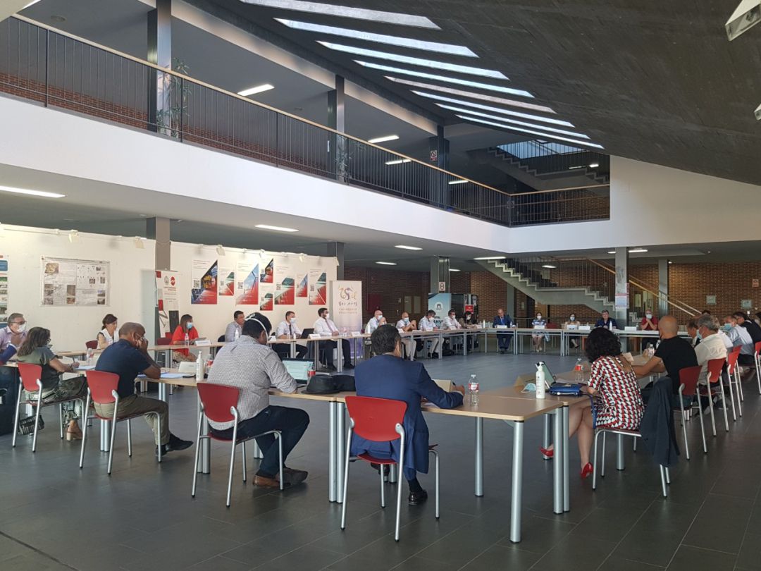 La reunión se celebró en el hall de la sede abulense de la Universidad Politécnica de Salamanca La reunión se celebró en el hall de la sede abulense de la Universidad Politécnica de Salamanca
