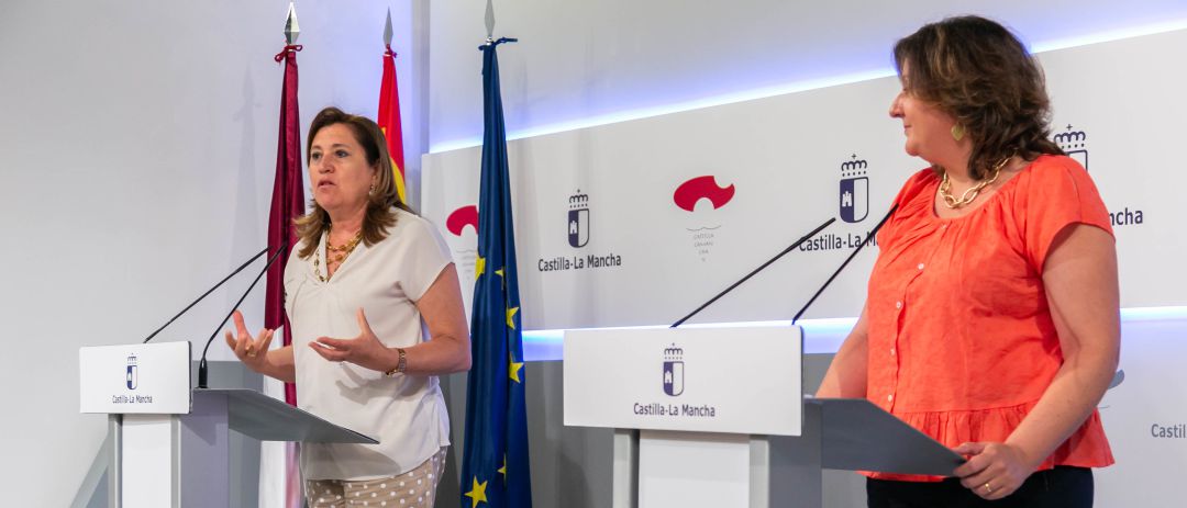 La consejera de Educación, Cultura y Deportes, Rosa Ana Rodríguez, y la consejera de Economía, Empresas y Empleo, Patricia Franco, informan, en el Palacio de Fuensalida de Toledo, sobre asuntos del Consejo de Gobierno relacionados con sus departamentos. La consejera de Educación, Cultura y Deportes, Rosa Ana Rodríguez, y la consejera de Economía, Empresas y Empleo, Patricia Franco, informan, en el Palacio de Fuensalida de Toledo, sobre asuntos del Consejo de Gobierno relacionados con sus departamentos.