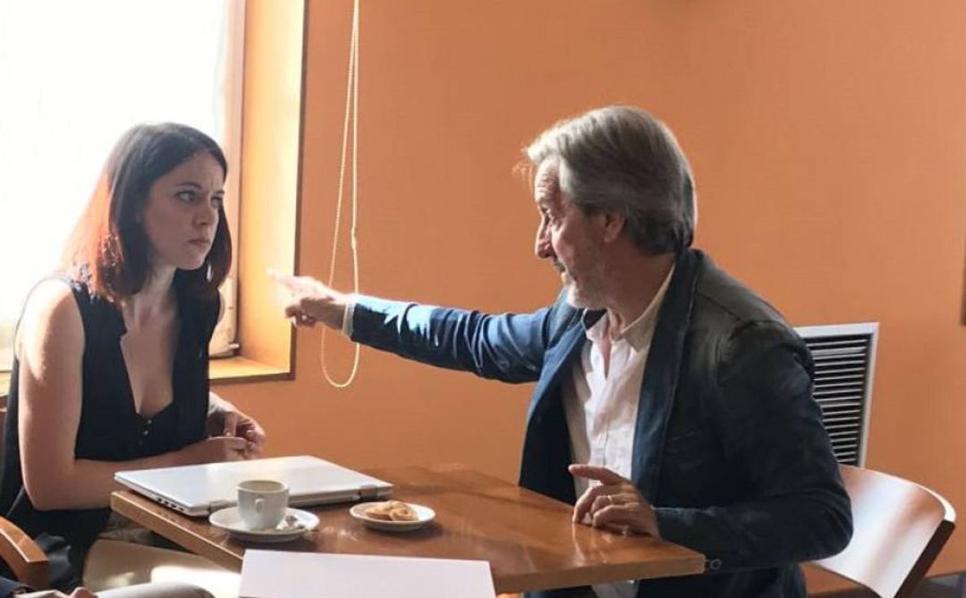 Pedro Muñoz y Lorena González en los momentos previos a anunciar el pacto de PSOE-Coalición por el Bierzo y Podemos, en Ponferrada Pedro Muñoz y Lorena González en los momentos previos a anunciar el pacto de PSOE-Coalición por el Bierzo y Podemos, en Ponferrada