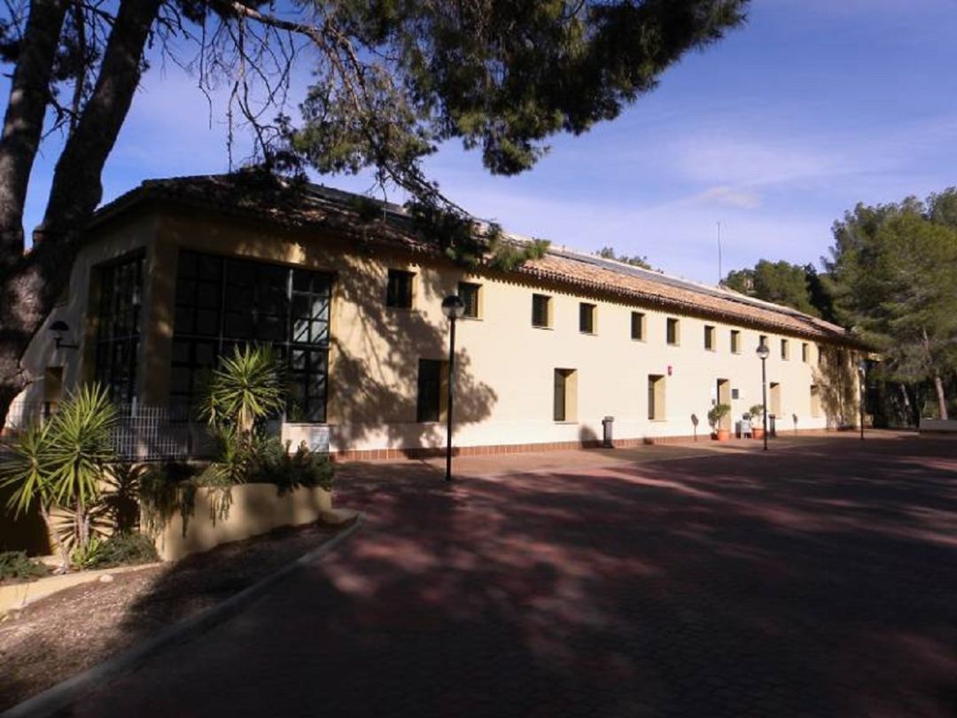 El albergue juvenil de El Valle en Murcia ya acoge a los primeros migrantes llegados en patera que deben guardar cuarentena El albergue juvenil de El Valle en Murcia ya acoge a los primeros migrantes llegados en patera que deben guardar cuarentena