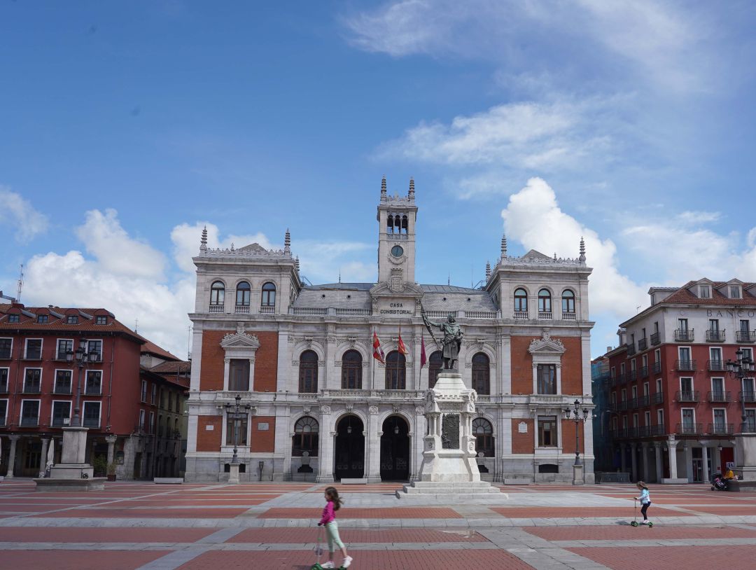 Fachada del Ayuntamiento de Valladolid Fachada del Ayuntamiento de Valladolid