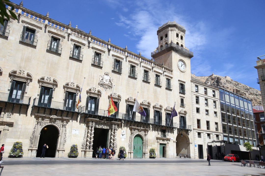 Fachada del Palacio Consistorial de Alicante Fachada del Palacio Consistorial de Alicante