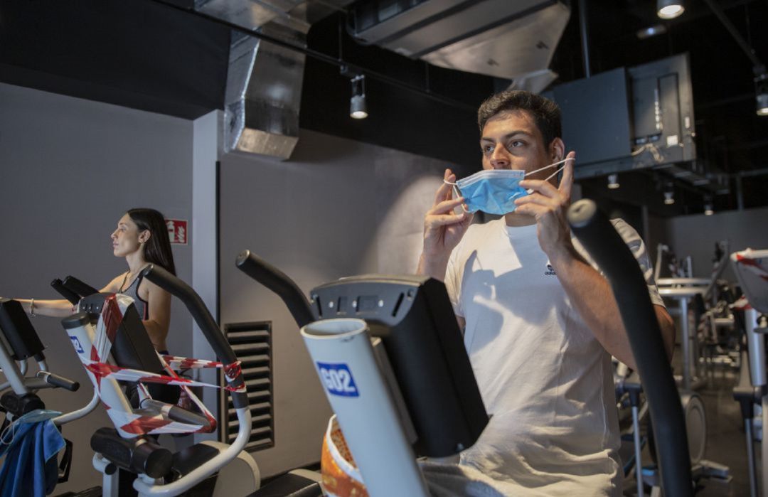 Imagen de archivo de la 'nueva normalidad' de los gimnasios que han optado por reabrir tras el estado de Alarma Imagen de archivo de la 'nueva normalidad' de los gimnasios que han optado por reabrir tras el estado de Alarma