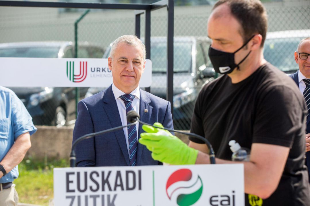 El candidato del PNV a la reelección como lehendakari, Iñigo Urkullu, durante un acto csobrepasado por la crisis provocada por la pandemia. El candidato del PNV a la reelección como lehendakari, Iñigo Urkullu, durante un acto csobrepasado por la crisis provocada por la pandemia.