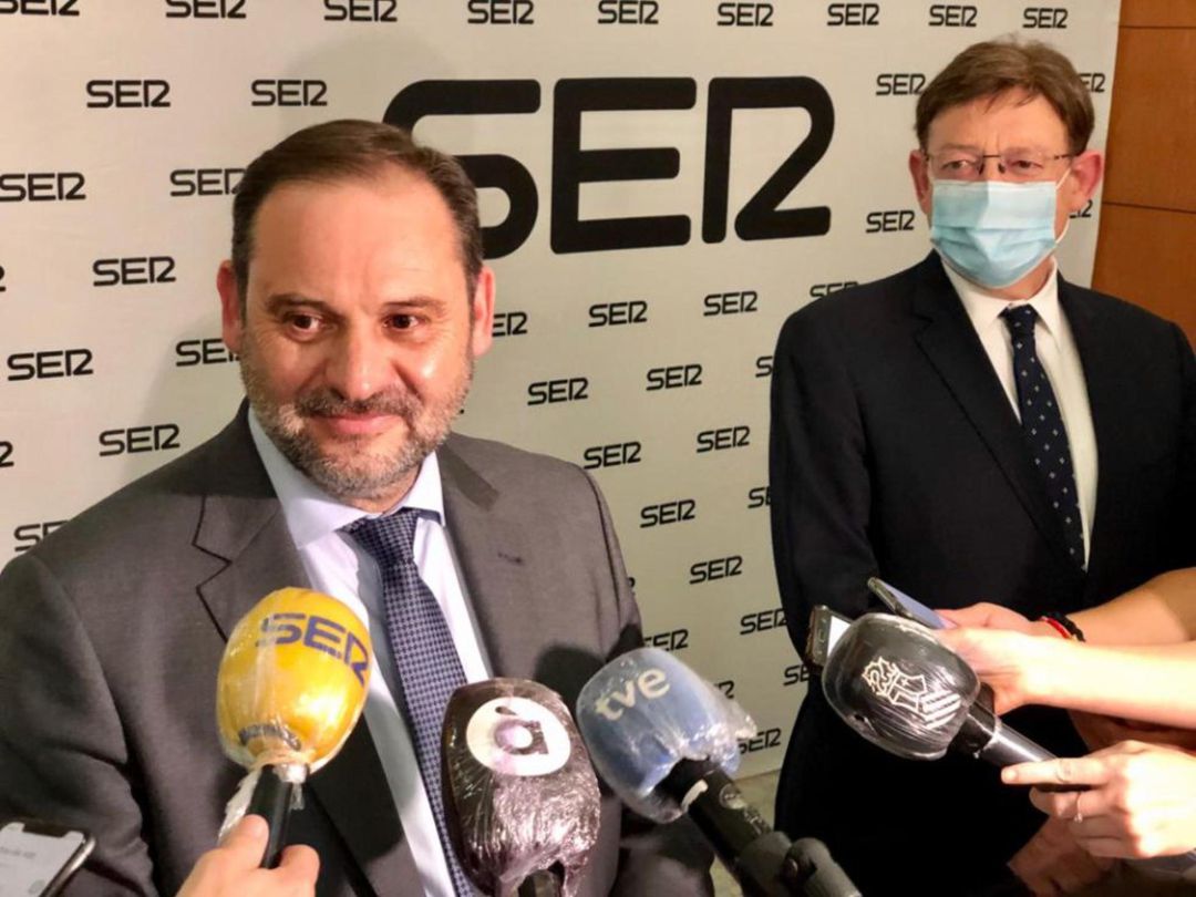 El ministro de Transportes, José Luis Ábalos, y el president de la Generalitat, Ximo Puig, en los Encuentro SER El ministro de Transportes, José Luis Ábalos, y el president de la Generalitat, Ximo Puig, en los Encuentro SER