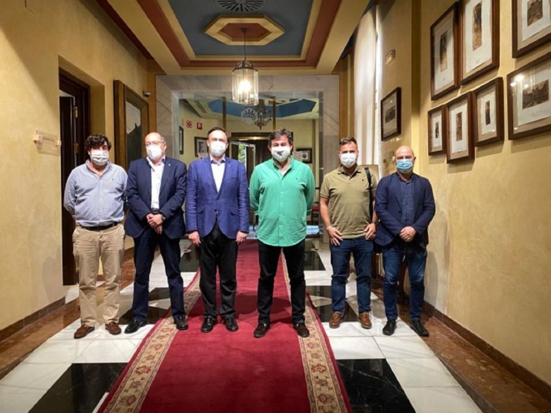 Representantes del Córdoba CF y la UCO. Representantes del Córdoba CF y la UCO.