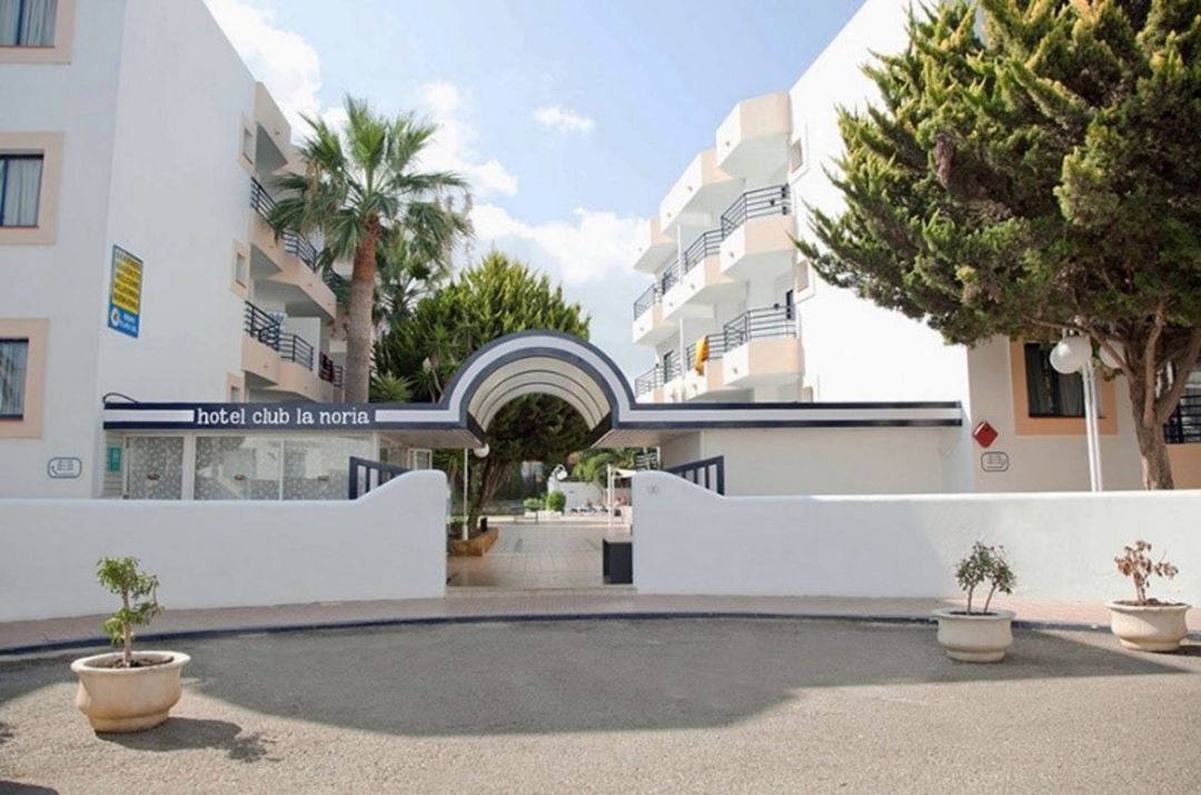 El hotel dispone de 84 habitaciones El hotel dispone de 84 habitaciones