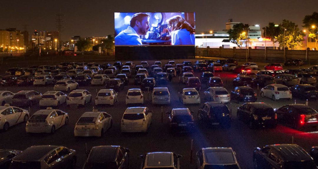 Autocine puesto en marcha en Córdoba Autocine puesto en marcha en Córdoba