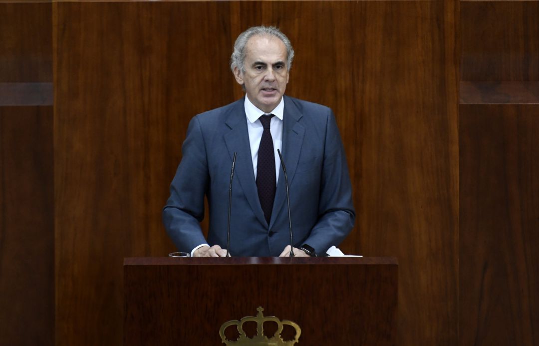 El consejero de Sanidad de la Comunidad de Madrid, Enrique Ruiz Escudero, interviene en el pleno de la Asamblea de Madrid. El consejero de Sanidad de la Comunidad de Madrid, Enrique Ruiz Escudero, interviene en el pleno de la Asamblea de Madrid.