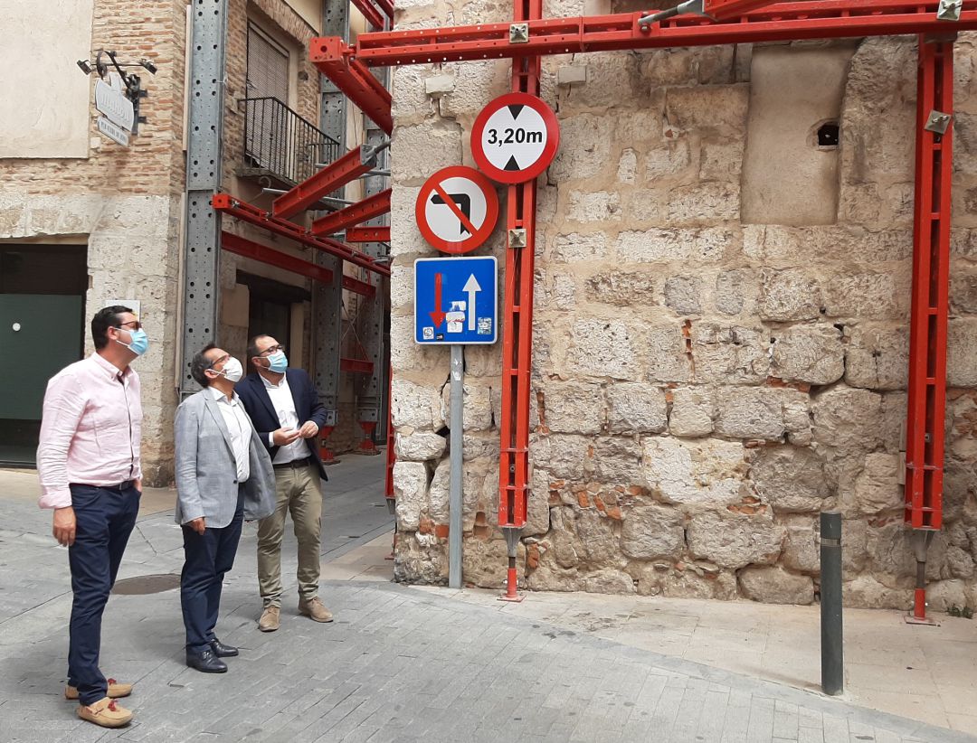 El Delegado Territorial visitó el casco histórico y algunos edificios de Tordesillas El Delegado Territorial visitó el casco histórico y algunos edificios de Tordesillas