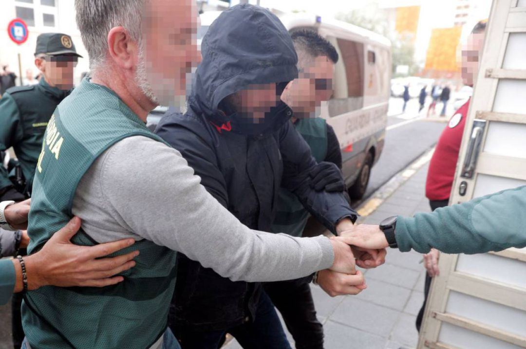 El sospechoso de la muerte de Marta Calvo, Jorge Ignacio P.J., de 38 años, a su llegada al Juzgado 6 de Alzira en diciembre de 2019 El sospechoso de la muerte de Marta Calvo, Jorge Ignacio P.J., de 38 años, a su llegada al Juzgado 6 de Alzira en diciembre de 2019