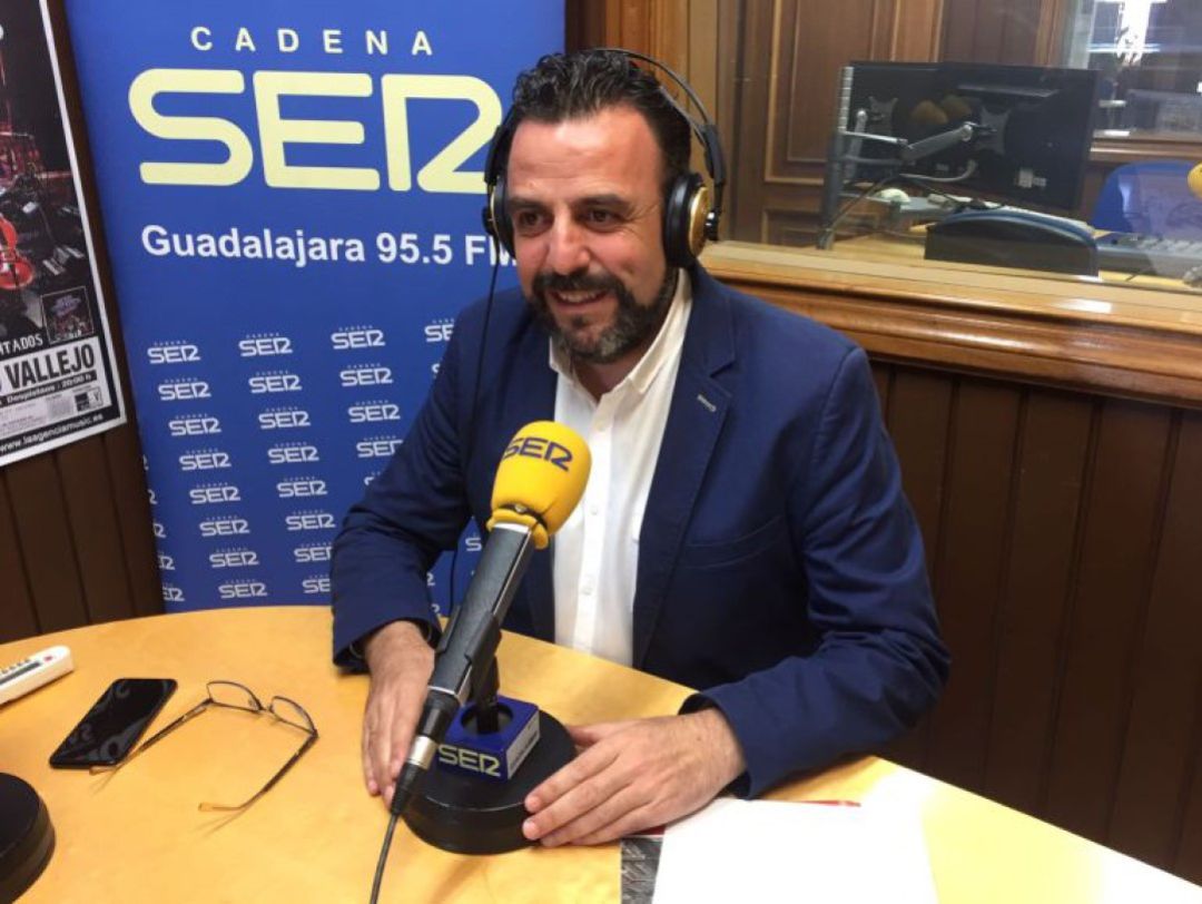 José Luis Blanco, alcalde de Azuqueca, en los estudios de SER Guadalajara José Luis Blanco, alcalde de Azuqueca, en los estudios de SER Guadalajara