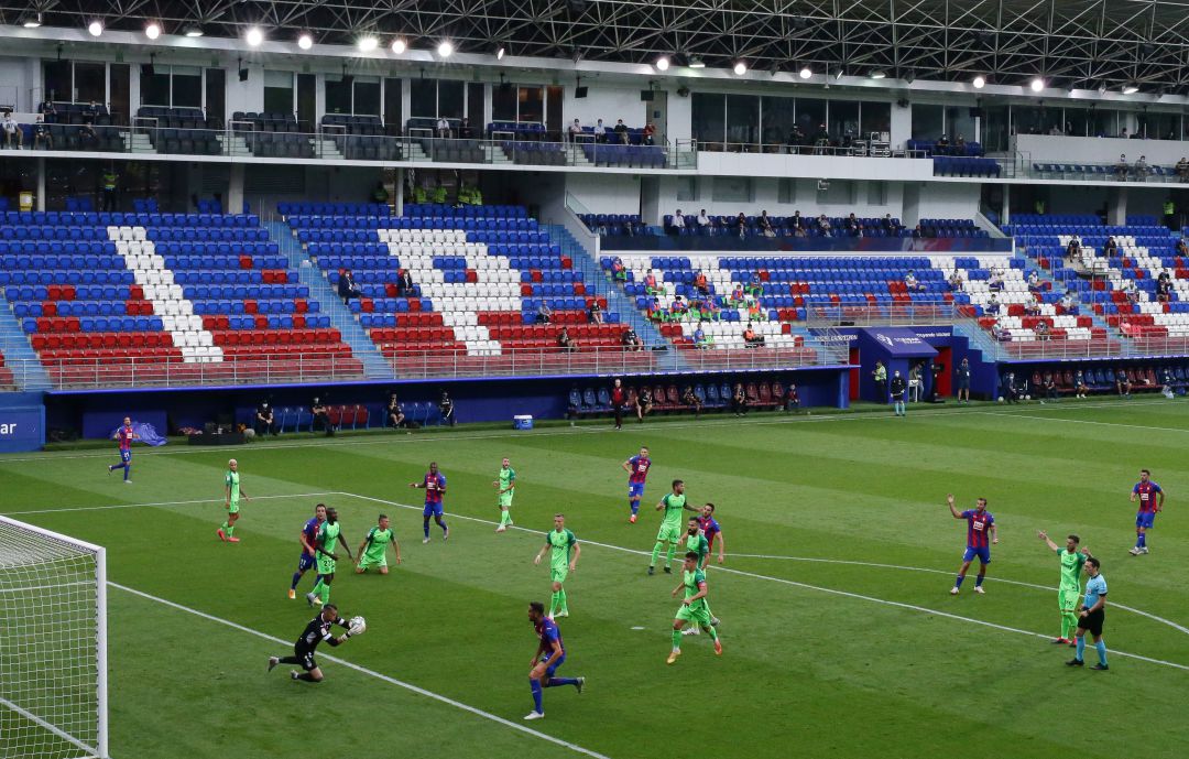 Ipurúa, en un partido de Liga entre el Eibar y el Leganés. Ipurúa, en un partido de Liga entre el Eibar y el Leganés.