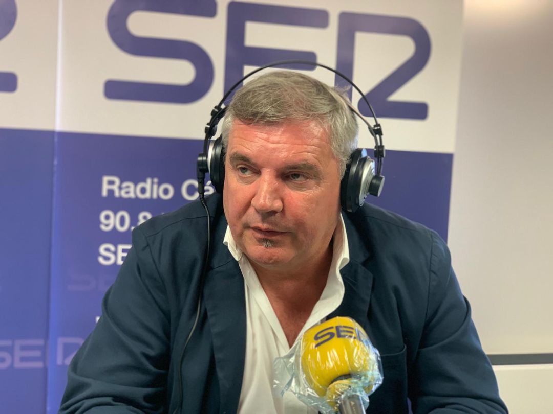 Manuel Vizcaíno fue el invitado en la Fundación Cajasol en Los Encuentros de la SER Manuel Vizcaíno fue el invitado en la Fundación Cajasol en Los Encuentros de la SER