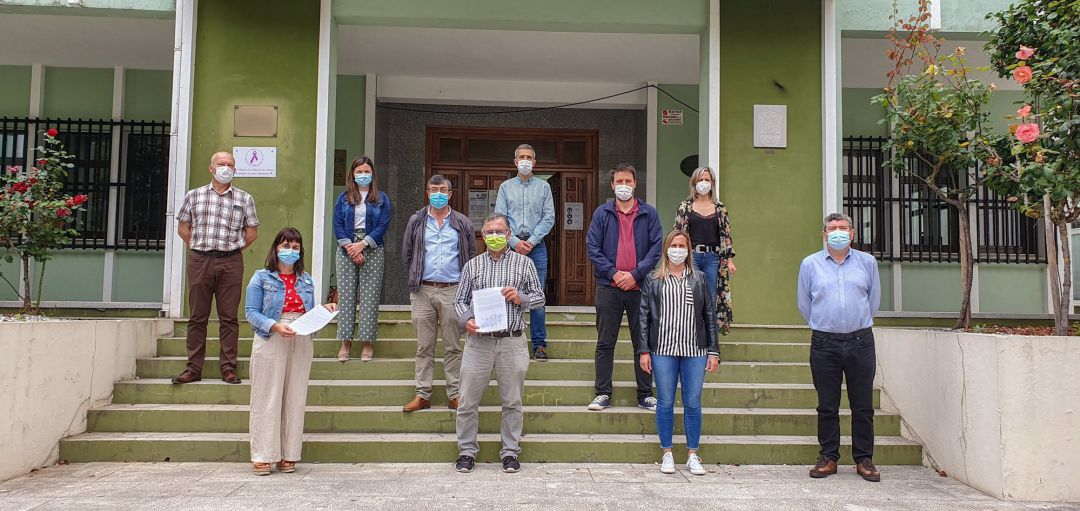 Alcaldes del PSOE y BNG del distrito sanitario de A Mariña.
Alcaldes del PSOE y BNG del distrito sanitario de A Mariña.