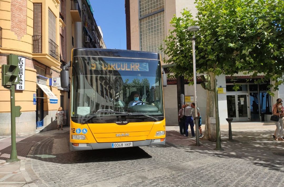 La empresa Autobuses Castillo irá a los tribunales contra el Ayuntamiento de Jaén La empresa Autobuses Castillo irá a los tribunales contra el Ayuntamiento de Jaén